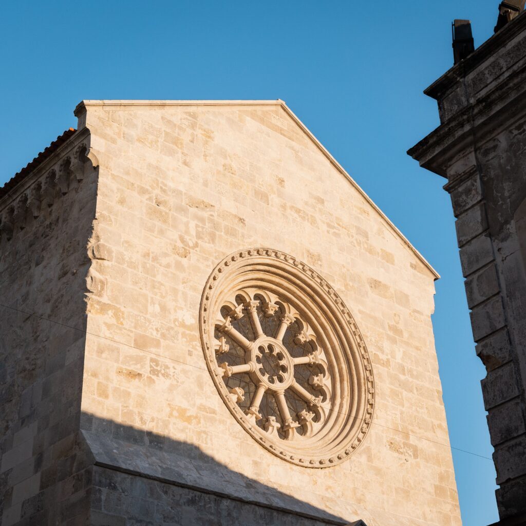 Iglesia de S. João do Alporão - Núcleo del Museo de Arte y Arqueología
Visite